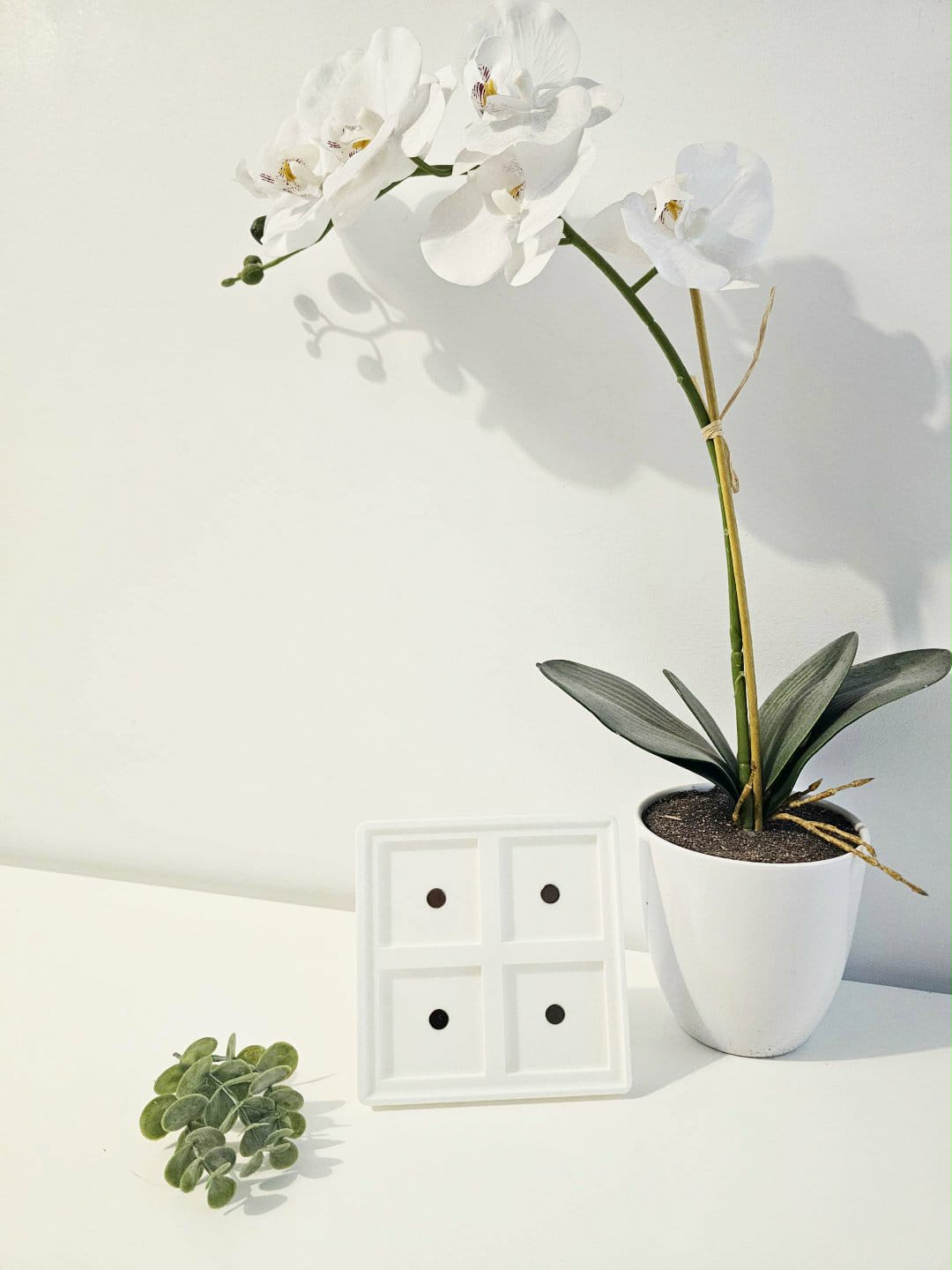 Cadre magnétique blanc et 4 aimants 2x2